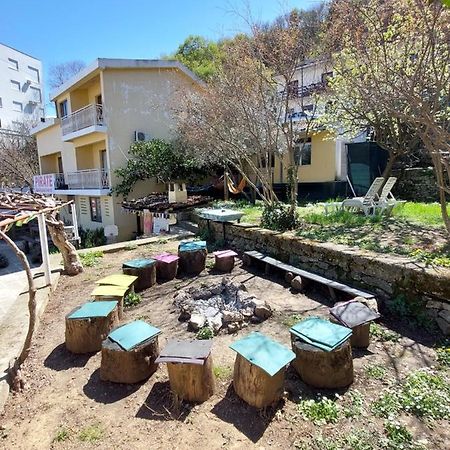 Pirate Backpackers Hostel Улцин Екстериор снимка