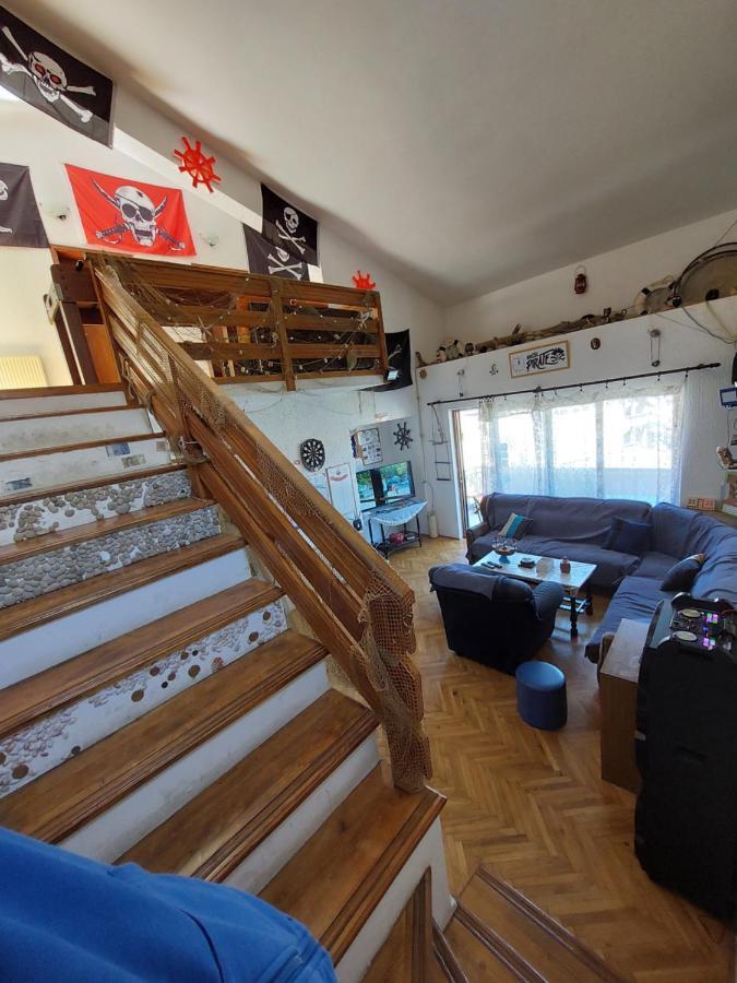 Pirate Backpackers Hostel Улцин Екстериор снимка