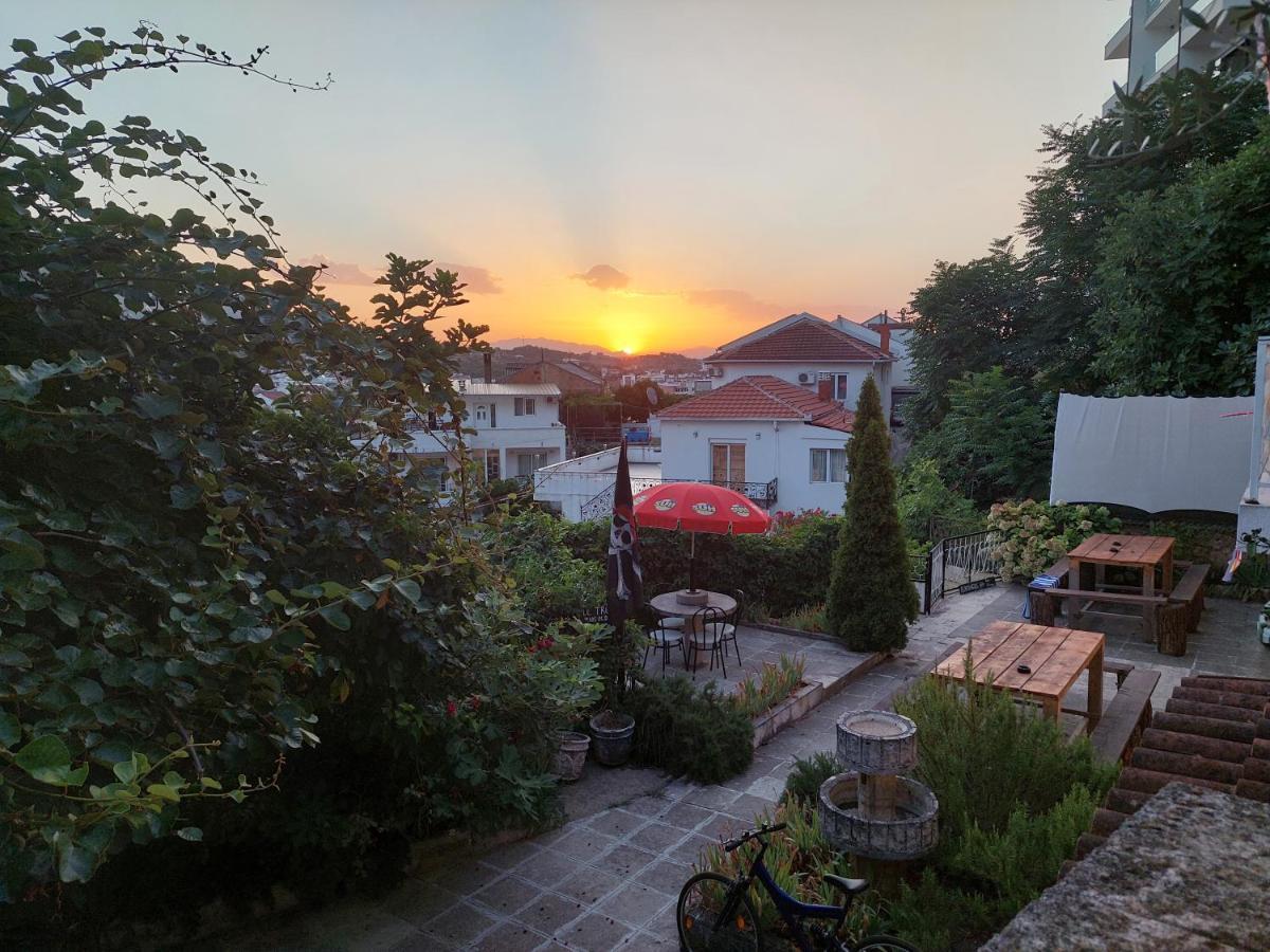 Pirate Backpackers Hostel Улцин Екстериор снимка
