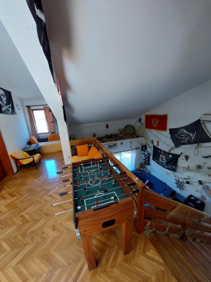 Pirate Backpackers Hostel Улцин Екстериор снимка