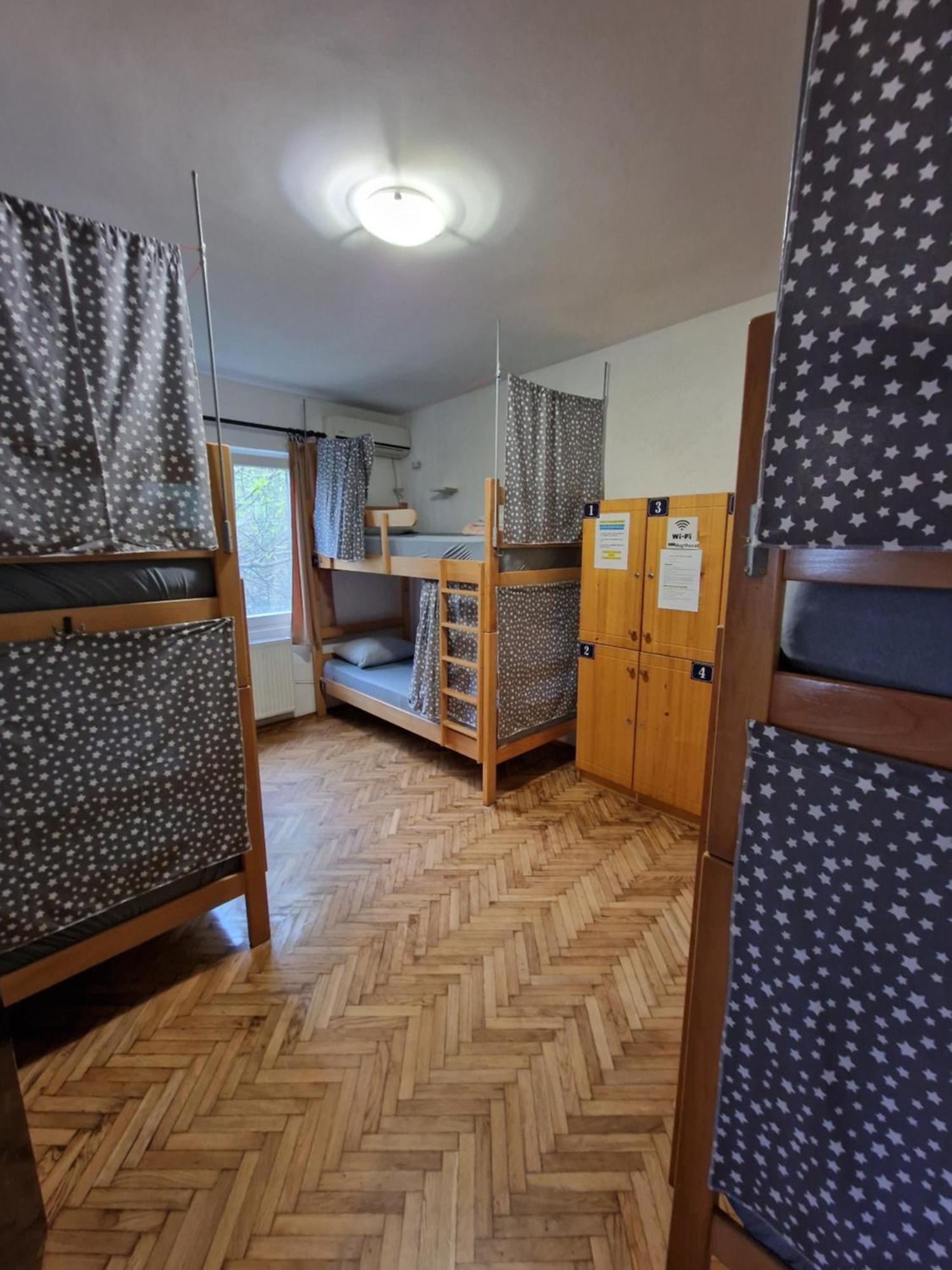 Pirate Backpackers Hostel Улцин Екстериор снимка