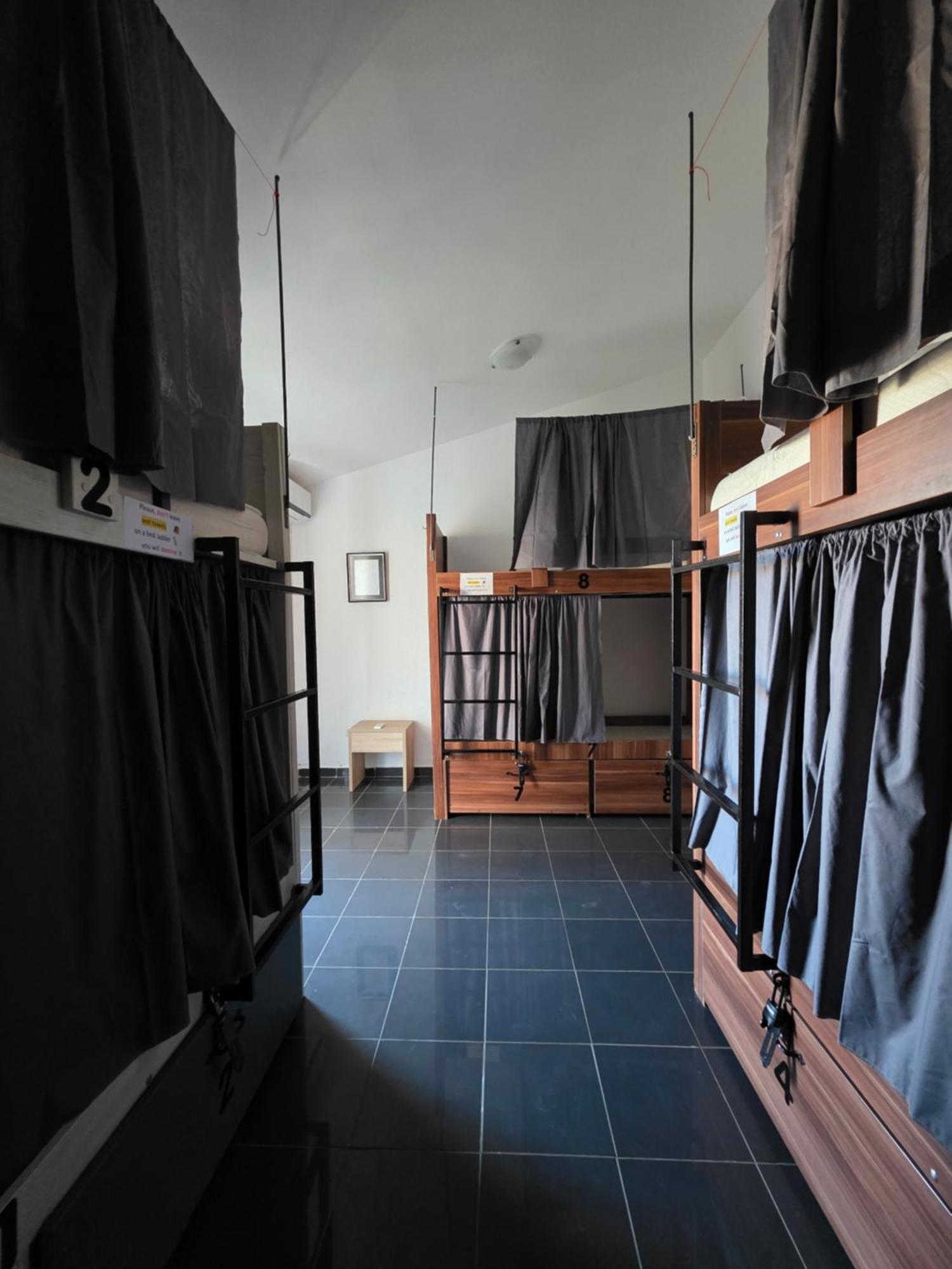 Pirate Backpackers Hostel Улцин Екстериор снимка