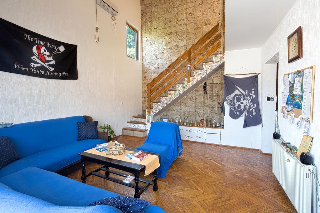 Pirate Backpackers Hostel Улцин Екстериор снимка
